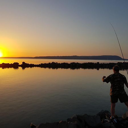 Hullám Villa B&B Balatonmáriafürdő Esterno foto