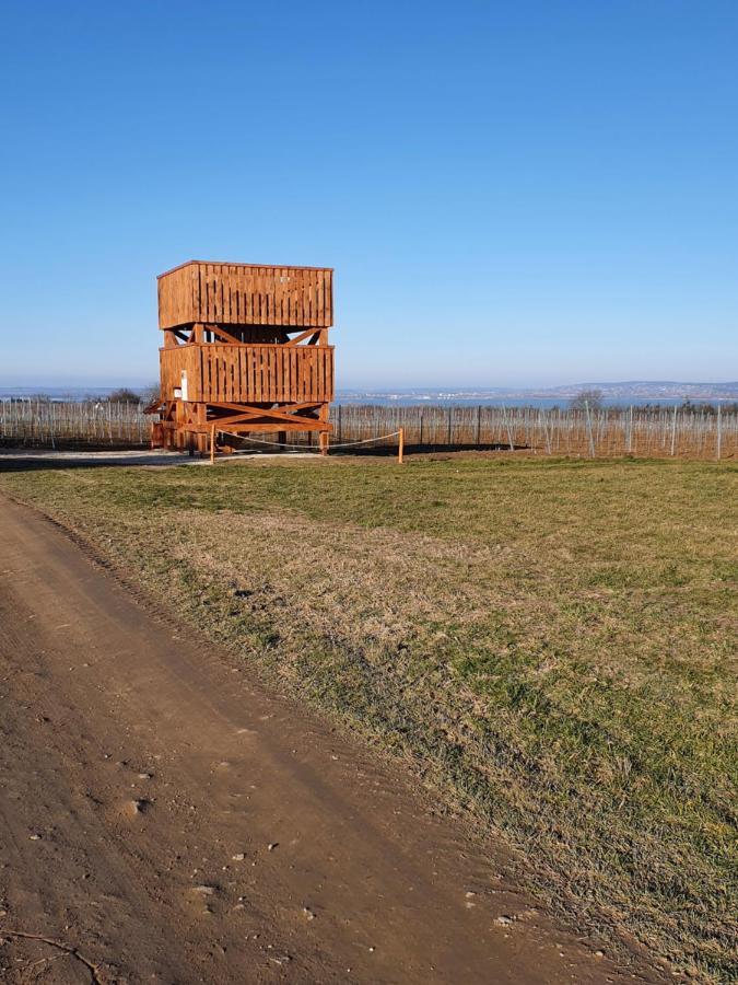 Hullám Villa B&B Balatonmáriafürdő Esterno foto