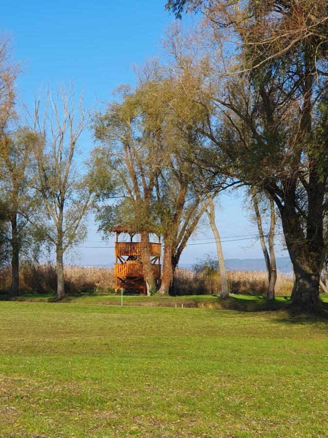 Hullám Villa B&B Balatonmáriafürdő Esterno foto