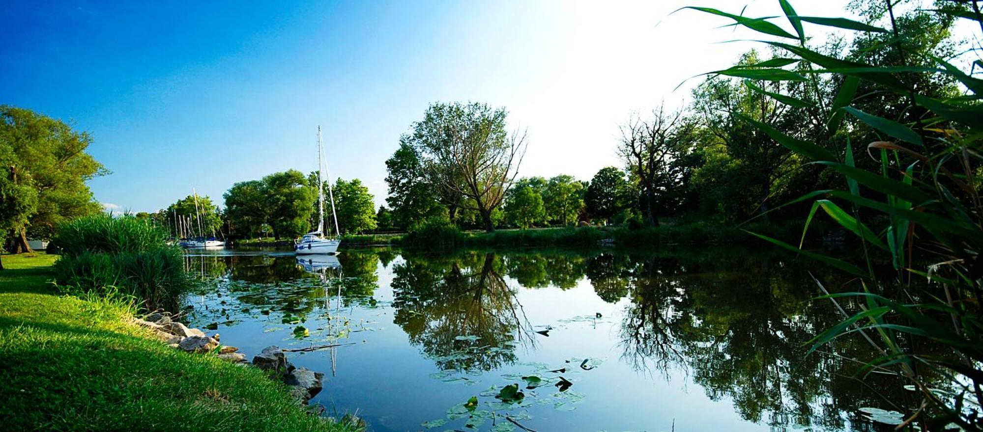 Hullám Villa B&B Balatonmáriafürdő Esterno foto