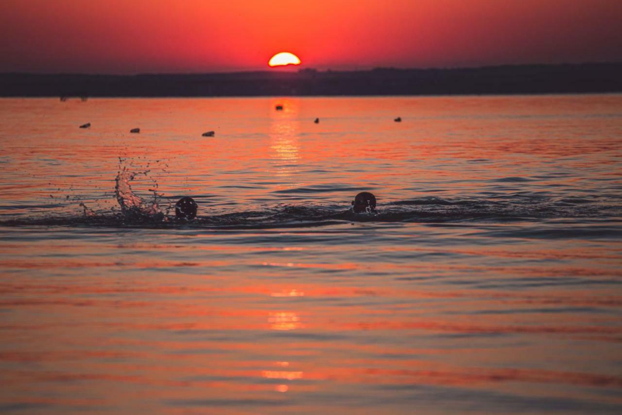 Hullám Villa B&B Balatonmáriafürdő Esterno foto